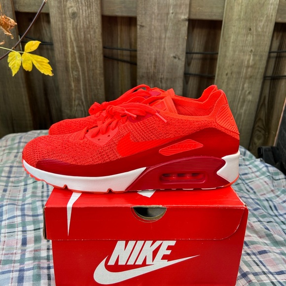 Nike Air Max 90 Ultra Flyknit Bright Crimson
Size 10.5
New - Picture 9 of 9